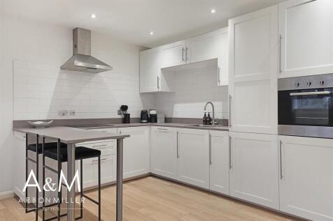OPEN PLAN LOUNGE KITCHEN