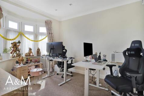 Home Office/ Playroom