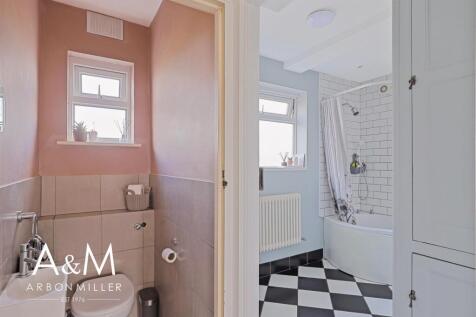 Bathroom/ WC