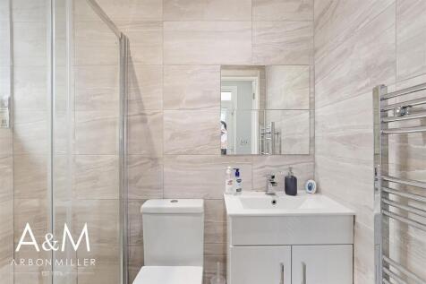 GROUND FLOOR SHOWER ROOM