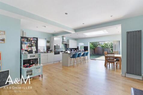 OPEN PLAN KITCHEN/DINER