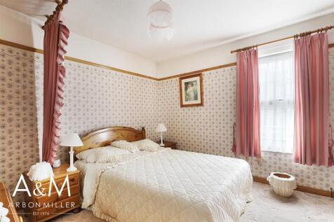 Bedroom One.jpg