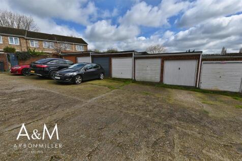 Garage in Block
