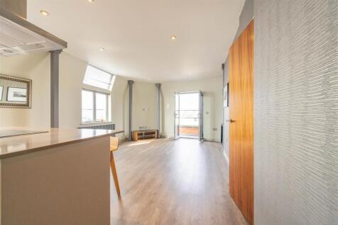 Lounge/Kitchen