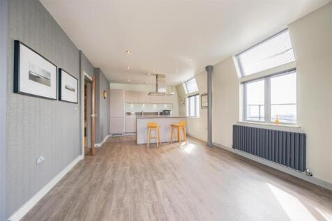 Lounge/Kitchen