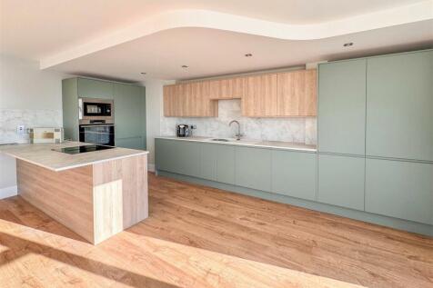 Kitchen1.jpg
