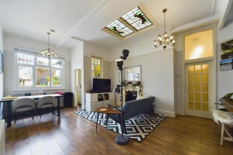 Lounge/Kitchen