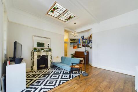 Lounge/Kitchen