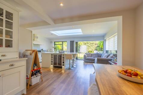 Kitchen/Breakfast Area