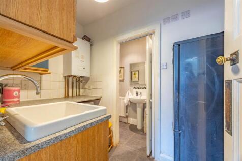 Utility/Shower Room