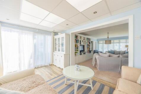 Sun Room/Lounge