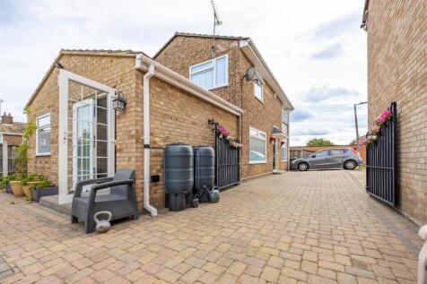 Driveway/Rear Garden Access