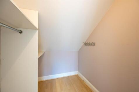 Bedroom 1 Wardrobe