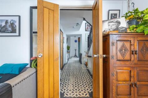 Lounge/Hallway