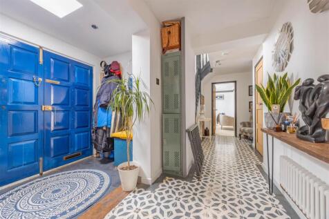 Cloakroom/Hallway