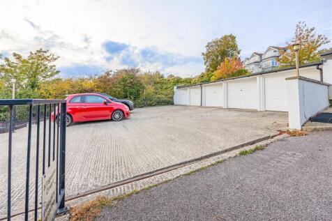 Garage & Private Parking