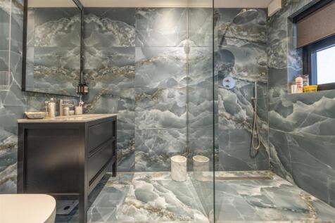 Bedroom 1 En-Suite