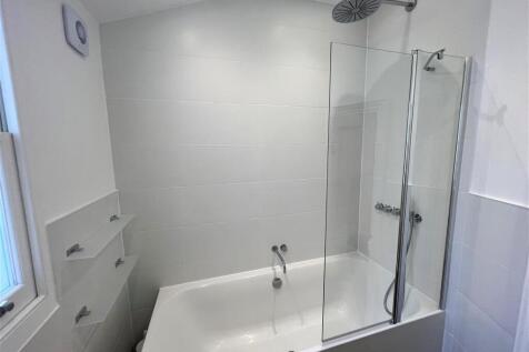 Bathroom 1.jpg