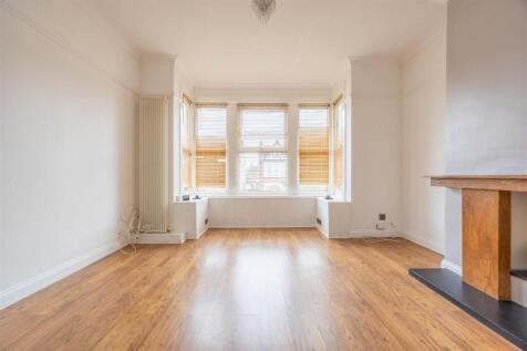 Reception/Bedroom