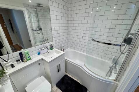 Bathroom.jpg