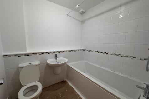 Main Bathroom.jpg