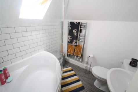 Bathroom.JPG