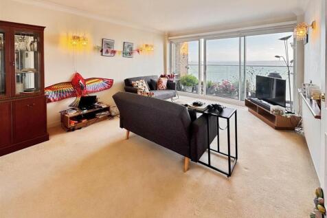 Living Room.jpg