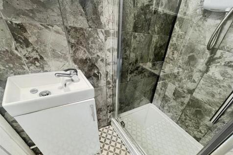 Shower Room.jpg