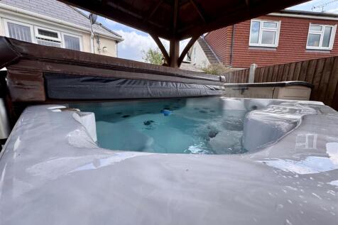 Jacuzzi.jpg