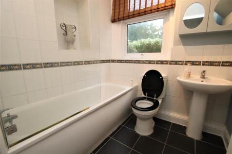 Bathroom.JPG