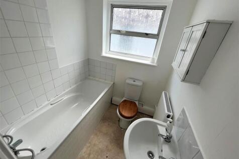 Bathroom.jpg