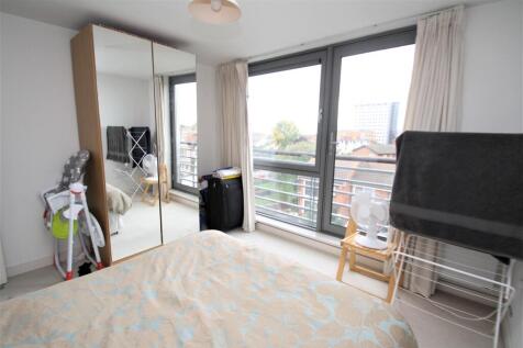 Bedroom1 (2).JPG
