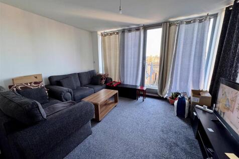 Living Room1.jpg
