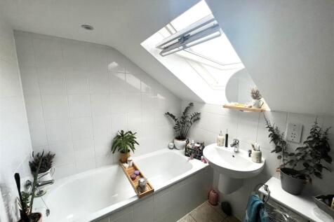 Bathroom.jpg