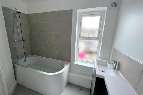 Bathroom Flat2.jpg