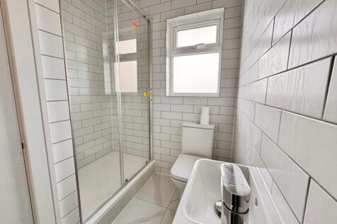 pbox-bathroom-376448.jpg