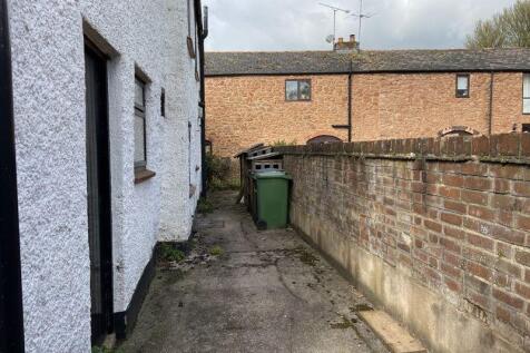 Courtyard / Bin area