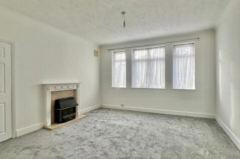 42 Belvedere Road living room