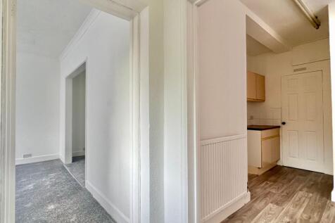 42 Belvedere Road Entrance Hall