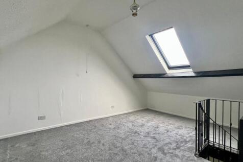 42 Belvedere Road Bedroom 1