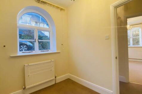 Bedroom / Study