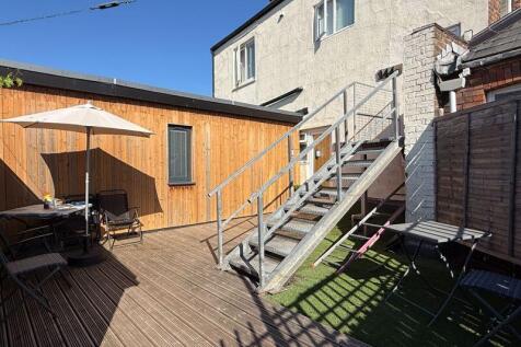 Shared roof terrace