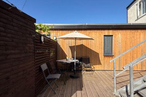Shared roof terrace