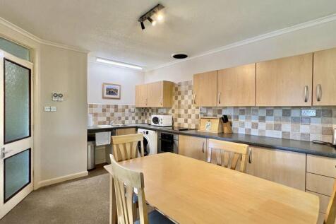 KITCHEN DINING ROOM