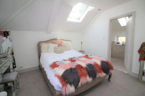 Bedroom 2.JPG