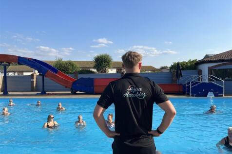 AQUA - Behind Instructor