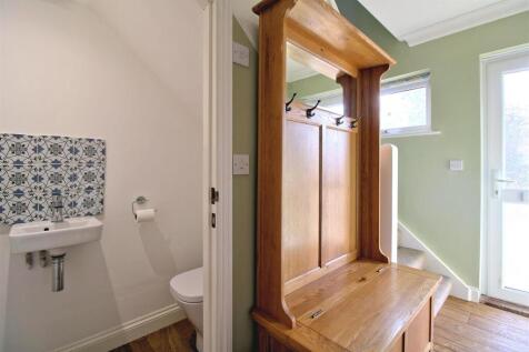 Hallway/Cloakroom