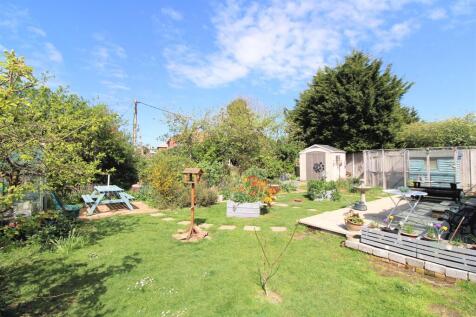 Rear garden 4.jpg