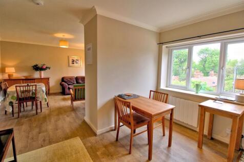 Living Dining Area
