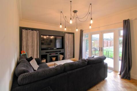 TV Garden room